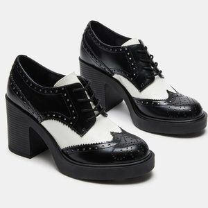 Steve Madden BLACK/WHITE Platform Pump (NWOT)